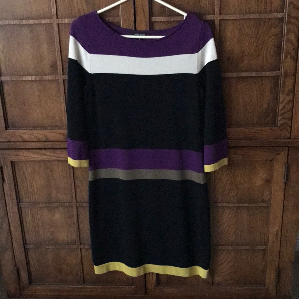 EUC “NINE WEST” COLOR BLOCK 3/4 SLEEVE SWEATER DRESS. SIZE SMALL